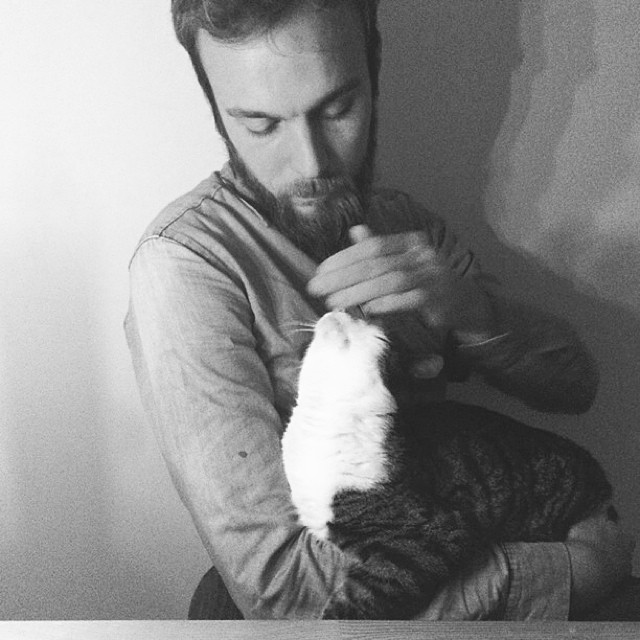 Roel van der Ven is petting the cat